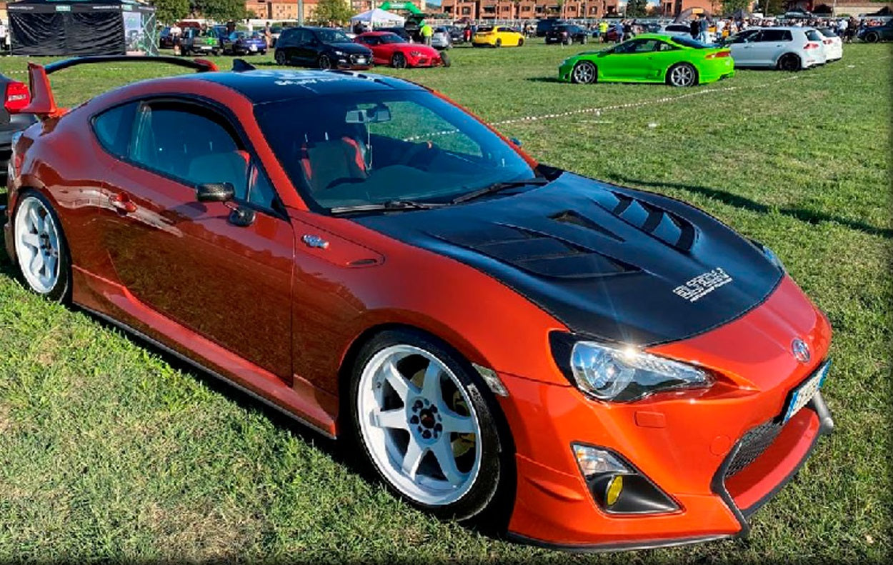 TOYOTA GT86/SUBARU BRZ ,cofano ant. in carbonio